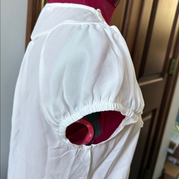 Available by Angela fashion blouse 100%poly lace, trimmed V-neck lace up NWOT - Picture 6 of 10